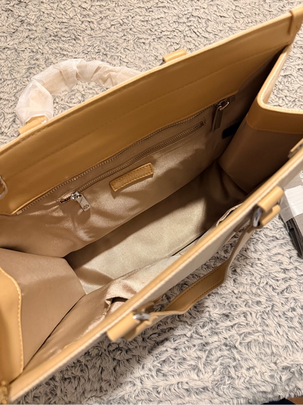 Beautiful Tan Handbag - Picture 5 of 8